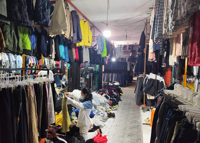  Jangan Tertipu Warna Cerah, Sebelum Beli Baju Kenali 5 Bahan yang Mudah Luntur Ini