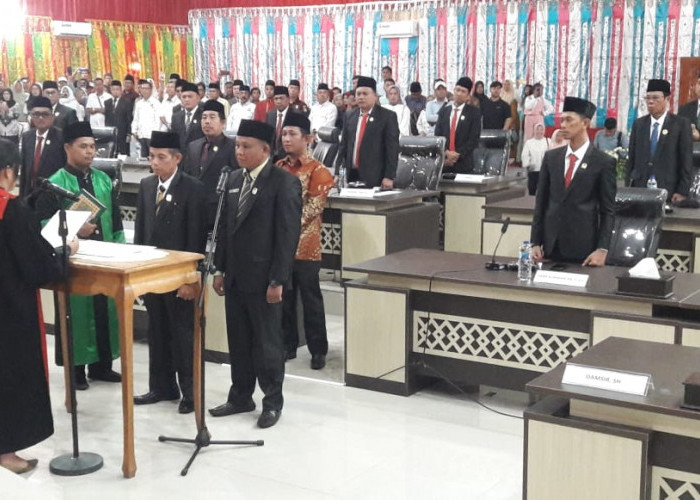 Zamhari dan Damsir Dilantik, Pimpinan DPRD Mukomuko Periode 2024–2029 Resmi Terbentuk