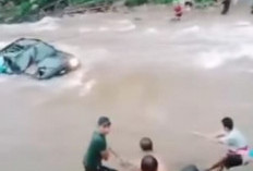 Angkut Jagung, Mobil Pick Up Hanyut di Sungai Air Nipis, Begini Kejadiannya