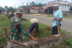 Budaya Gotong Royong Pembersihan Lingkungan di Satgas TMMD Ke-124 Kodim 0408/BS