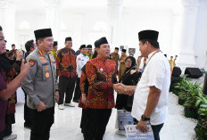 1.231 Jemaah Haji Dilepas, Wali Kota Bengkulu Beri Batik Eksklusif