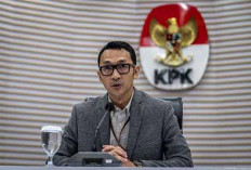 Pengusutan OTT Suap Belum Usai, KPK Periksa Orang Dekat Bupati RL Non Aktif 