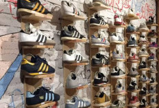 Sepatu Laris Manis, Penjual Tersenyum Puas