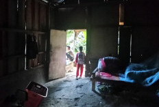  Kisah Haru Keluarga Selamet Warga Rawa Mulya, Hidup Tanpa Listrik, Bertahan dengan Brondol Sawit