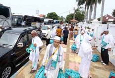 Jemaah Haji Dijemput   Keluarga di Asrama Haji, Pemprov Pangkas Alur Kepulangan
