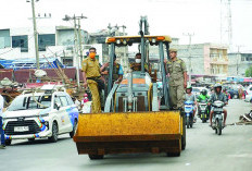 Ratusan Pedagang Bongkar Lapak Liar, Pasar Panorama Mulai Tertata
