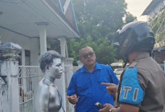 Meresahkan Warga, Manusia Silver Ditertibkan Dinsos