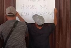 BREAKING NEWS:Warga Segel Kantor Desa Sukaraja Kedurang Ilir, Ini Tuntutannya