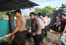 Luar Biasa, Kapolres Bengkulu Selatan Hadapi Amukan Si Jago Merah Selamatkan Rumah Lansia