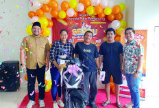 Program SERBU FIFGROUP   bersama DANAASTRA, Dewa Ayu Made Sari Pemenang Hadiah 1 Unit Honda Beat CBS