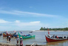    Badai, Nelayan Mukomuko Tetap Melaut, Ini yang Dikejarnya