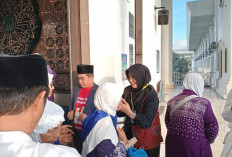 156 CJH Kota Bengulu Kloter 1 Memasuki Asrama Haji