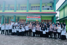 Jadi Inspektur Upacara, Dirlantas Polda Bengkulu Edukasi Pelajar MTsN 1 Kota Bengkulu, Ini Pesannya 