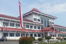 Sambut HUT RI ke-81, Bupati Ajak   Warga Semarakkan Merah Putih