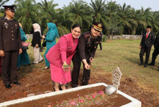 Ziarah di TMP Semaku, Kapolres Ajak Isi Kemerdekaan dengan Karya Nyata