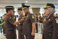 Tuntaskan Semua Perkara! Kajati Bengkulu Lantik Asisten dan 5 Kajari, Berikut Daftarnya