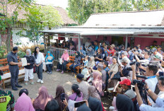 Menteri AHY Antar Langsung Sertipikat ke Rumah Masyarakat, Bukti Program PTSL Berjalan Baik di Jawa Tengah