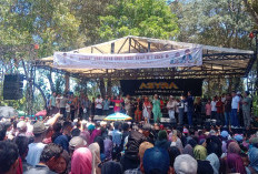 Lebaran Idul Fitri, Hiburan Rakyat Persembahan Bupati dan Wabup Seluma di Pantai Desa Penago 1 Dipadati Warga