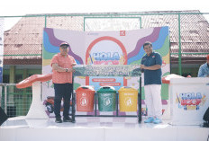 Astra Motor Bengkulu Salurkan Tong Sampah ke SMAN 3 Bengkulu dalam Event Hola Hoop Top