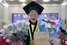 Sosok Inspiratif, Sahmin Solin, Sang Marbot Raih Sarjana Farmasi, Saat Wisuda Hanya Ditemani Imam Masjid
