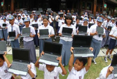 Kemenag Bantu Pondok Pesantren  Ribuan Laptop, Ini Tujuannya