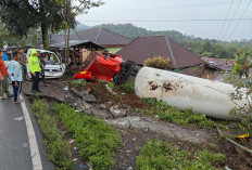Truk LPG Tabrak Pick Up di Rejang Lebong, 5 Orang Terluka