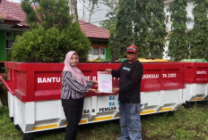 DLH Mukomuko Tempatkan 8 Kontainer Bantuan Pemprov di Titik Rawan Sampah