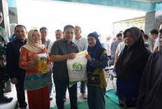  Pemkab Lebong Salurkan   Bantuan Pangan ke 17.039 PBP