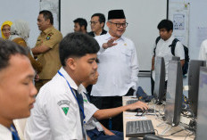 Mendikdasmen Ungkap Pengawas TKA Diduga Live Medsos hingga Merokok Saat Ujian, Ini Daftar Pelanggarannya 
