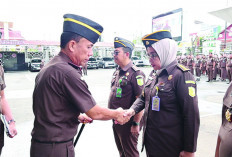 Kajati Bengkulu Sematkan Pin WBBM ke Jajaran, Perkuat Komitmen Layanan Bersih