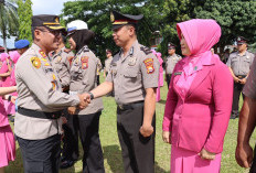 Sambut Tahun Baru 2024, 44 Personel Polres BS Naik Pangkat, Ini Harapan Kapolres