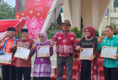 Promosikan Batik Sungai Lemau, Pj Bupati Benteng Minta ASN dan Kades Gunakan Batik