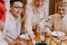 Lebaran, Tradisi Makan Bersama Jadi Momen Kebersamaan Keluarga