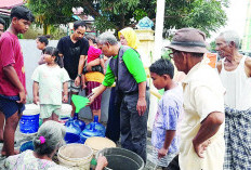 PMI Sudah Salurkan   272 Ribu Liter Air Bersih ke Daerah Ini