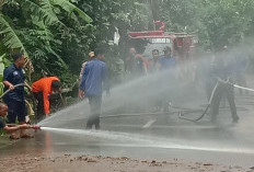 Material Longsor di Pasar Bawah Berhasil Dievakuasi, Jalan Kembali Normal