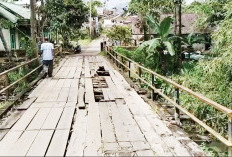 Jembatan Penghubung Dibiarkan Rusak, Ini Lokasinya