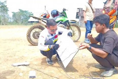  Kajari Kepahiang Fasilitasi Akses   Internet SDN 07 Muara Kemumu,Setelah 56 Tahun Tanpa Internet 