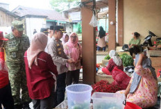 Sidak Pasar, Pemkab Kaur   Pastikan Stok Pangan Aman