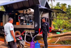 Peduli Bencana di Sumbar, Brimob Polda Bengkulu Bantu Pasokan Air Bersih