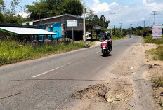 Ruas Jalan Nasional Banyak Berlubang Picu Lakalantas
