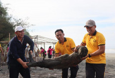 Dukung Program Indonesia ASRI, Polres Seluma Gelar Aksi Bersih Pantai