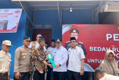 Pemkab Seluma dan Polda Serahkan Rumah Baru ke Keluarga Penderita Cacing Gelang 