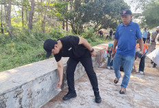 Wali Kota dan Wawali Bersama Mahasiswa UT Bersih Pantai, Dedy: Ini Bentuk Nyata Kepedulian Kita Bersama