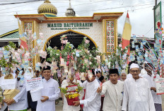 Jambar Uang Meriahkan Maulid Nabi Muhammad SAW di Masjid Baiturrahim Kelurahan Bajak