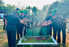 Peringati HUT Ke-1 Kodam XXI/Radin Inten, Kodim 0408/BS Ziarah ke TMP Semaku