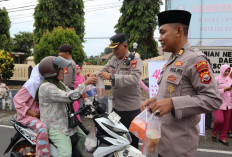 100 Takjil Dibagikan, Polres Bengkulu Selatan Pererat Silaturahmi Ramadan