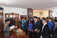 Lantik 32 Pejabat, Wabup Minta   Tingkatkan Kinerja dan Pelayanan