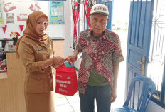 Dinsos Kota Bengkulu Salurkan Bingkisan  ke Warga Miskin, Ini Prioritas Utama Penerimanya