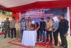  Gubernur Berjuang untuk Masyarakat Lebong, Resmikan Pengaman Badan Jalan,   Tanam Kopi hingga Bertemu Pen