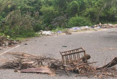  Kini Jembatan Sekunyit Jadi TPS Liar, Bupati BS Pastikan Penanganan Segera Dilakukan